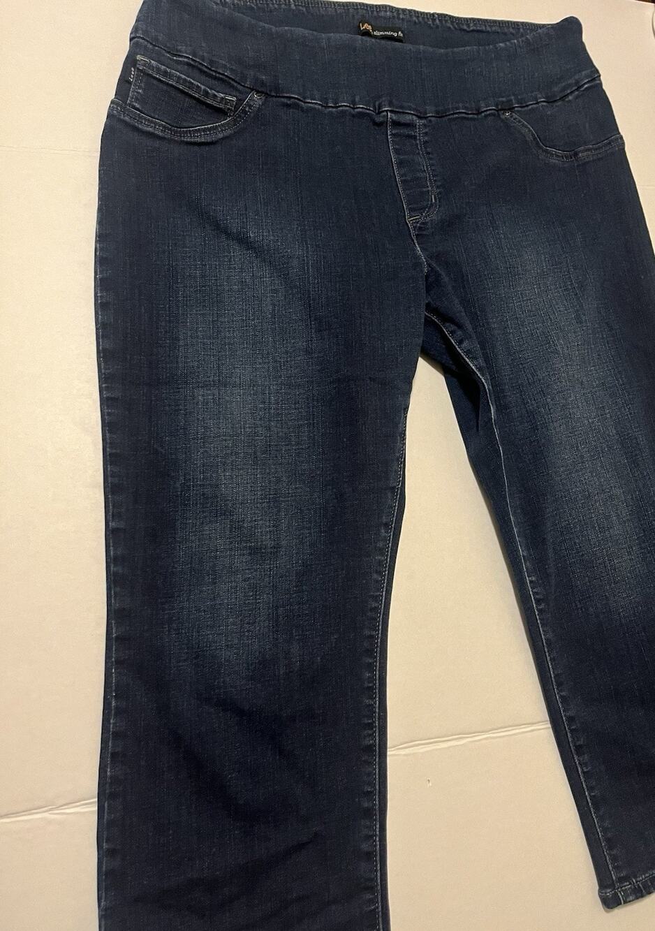 Lee Jeans Slimming Fit Sz 16 Medium Blue Elastic Waist Capri